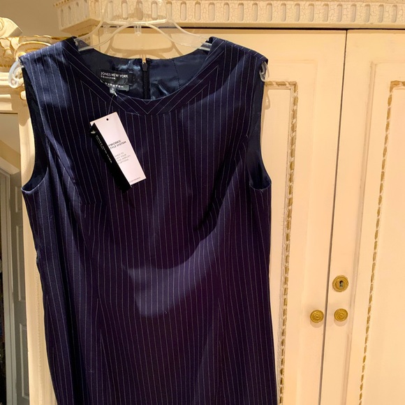 Amazing brand new Jone New York strips dress navy in white. Size : 14 - Picture 4 of 13